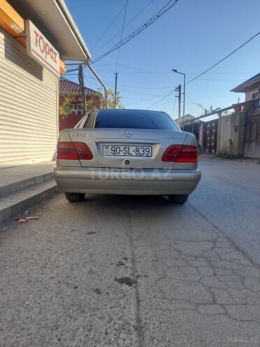 Mercedes E 240 1998, 123,000 km - 2.4 l - Bakı