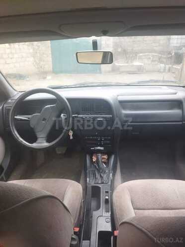 Nissan  1990, 230,000 km - 1.8 l - Bakı