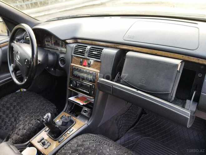 Mercedes E 270 2000, 456,233 km - 2.7 l - Şirvan