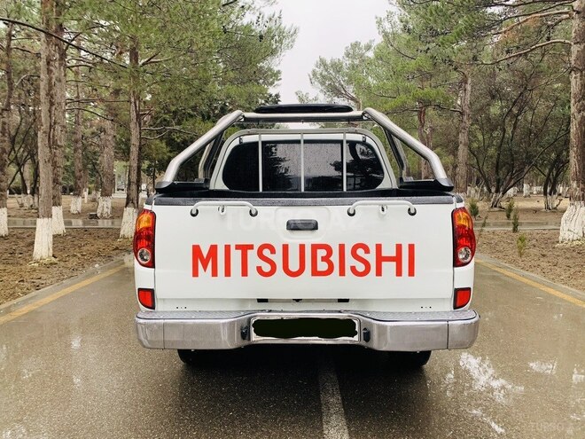 Mitsubishi L200 2009, 213,480 km - 2.5 l - Bakı