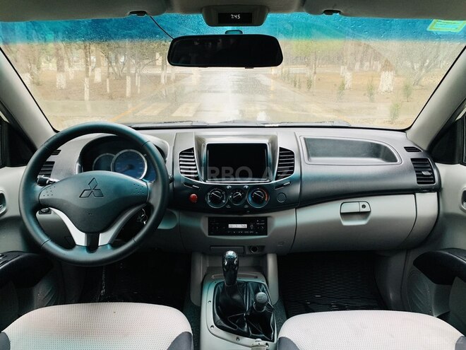 Mitsubishi L200 2009, 213,480 km - 2.5 l - Bakı