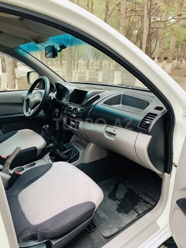 Mitsubishi L200 2009, 213,480 km - 2.5 l - Bakı