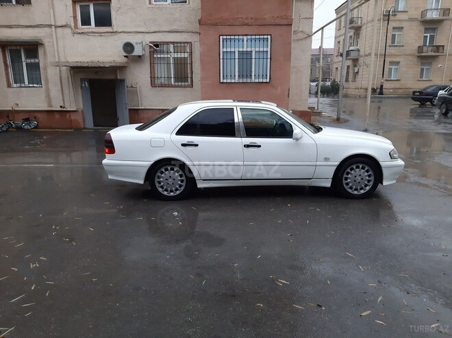 Mercedes C 200 1998, 320,000 km - 2.0 л - Bakı