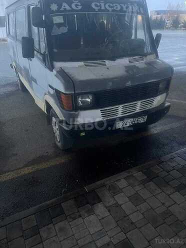 Mercedes  1991, 362,580 km - 2.3 л - Yevlax