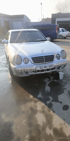 Mercedes E 220 2000, 369,600 km - 2.2 л - Sabirabad