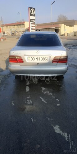 Mercedes E 220 2000, 369,600 km - 2.2 л - Sabirabad