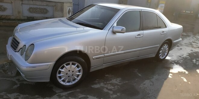 Mercedes E 220 2000, 369,600 km - 2.2 л - Sabirabad