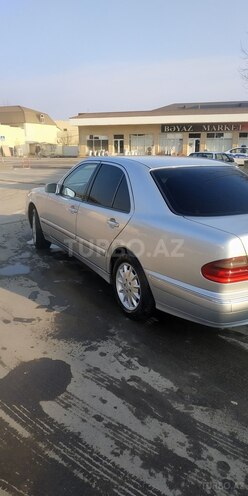 Mercedes E 220 2000, 369,600 km - 2.2 л - Sabirabad