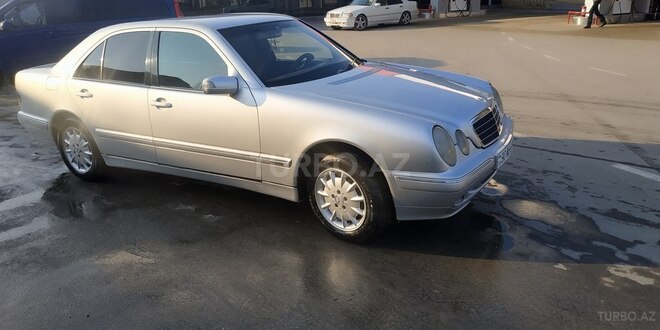 Mercedes E 220 2000, 369,600 km - 2.2 л - Sabirabad