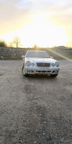 Mercedes E 220 2000, 369,600 km - 2.2 л - Sabirabad