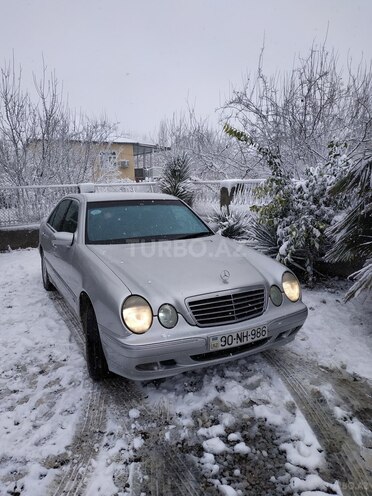 Mercedes E 220 2000, 369,600 km - 2.2 л - Sabirabad