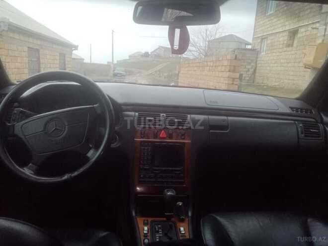 Mercedes E 240 1998, 300,000 km - 2.4 л - Bakı