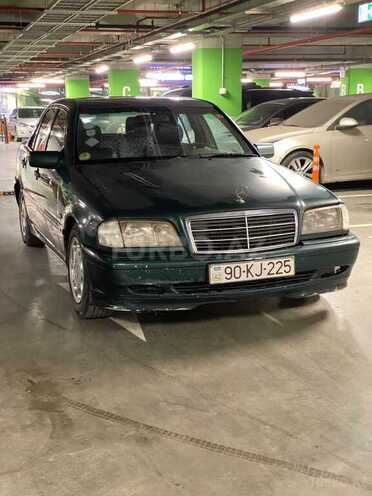 Mercedes C 220 2000, 325,000 km - 2.2 l - Bakı