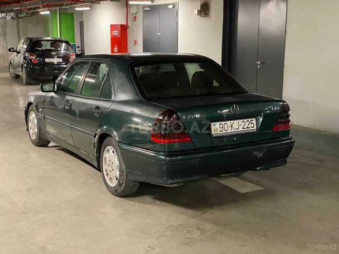 Mercedes C 220 2000, 325,000 km - 2.2 l - Bakı