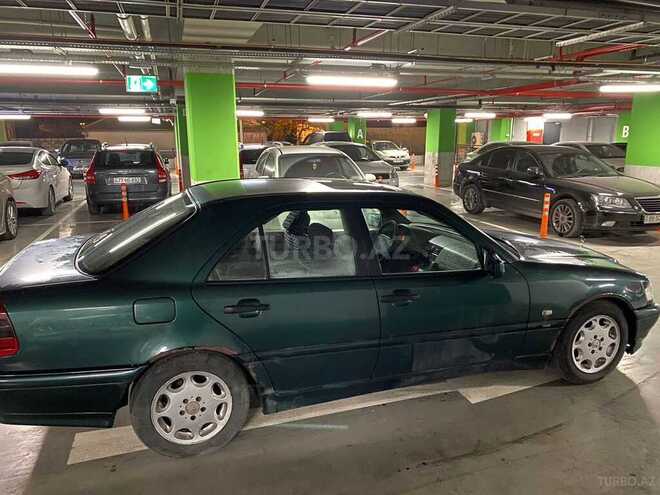 Mercedes C 220 2000, 325,000 km - 2.2 l - Bakı