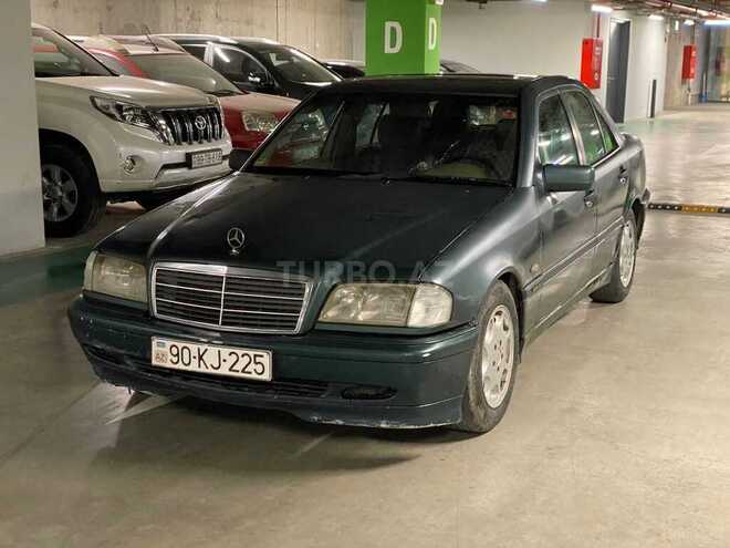 Mercedes C 220 2000, 325,000 km - 2.2 l - Bakı