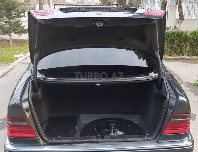 Mercedes E 230 1996, 312,415 km - 2.3 l - Sumqayıt
