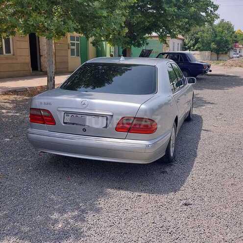 Mercedes E 320 2001, 290,000 km - 3.2 l - Bərdə