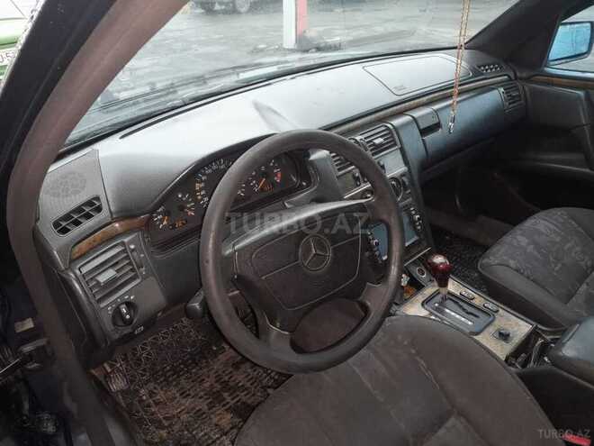 Mercedes E 230 1997, 406,573 km - 2.3 л - Qəbələ