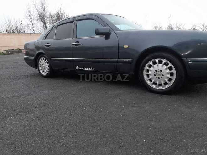 Mercedes E 230 1997, 406,573 km - 2.3 л - Qəbələ
