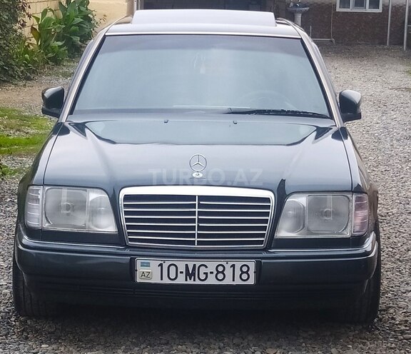 Mercedes E 220 1994, 300,000 km - 2.2 l - Salyan