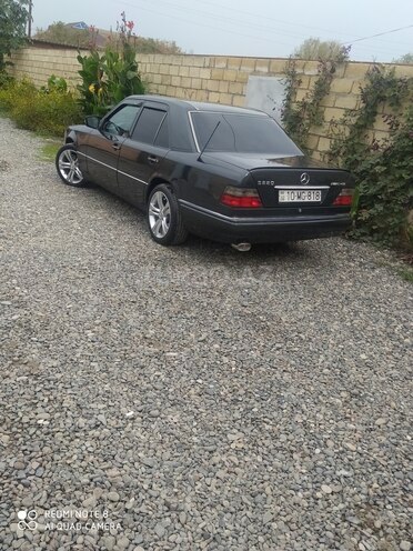 Mercedes E 220 1994, 300,000 km - 2.2 l - Salyan
