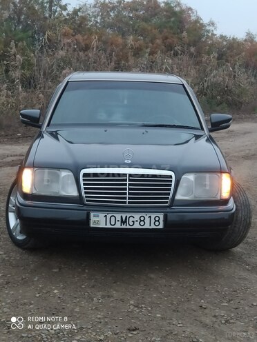 Mercedes E 220 1994, 300,000 km - 2.2 l - Salyan