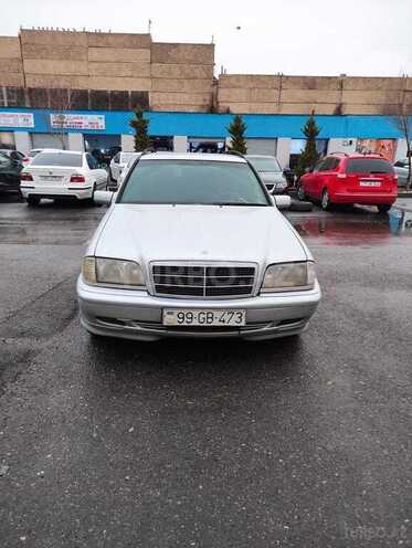 Mercedes E 220 1999, 310,000 km - 2.2 l - Bakı