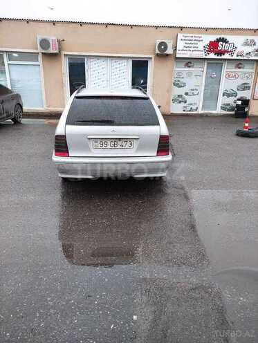 Mercedes E 220 1999, 310,000 km - 2.2 l - Bakı