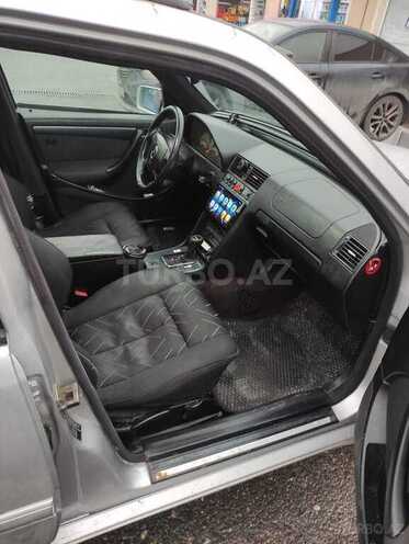 Mercedes E 220 1999, 310,000 km - 2.2 l - Bakı