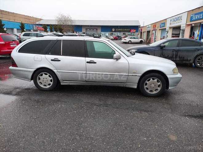 Mercedes E 220 1999, 310,000 km - 2.2 l - Bakı