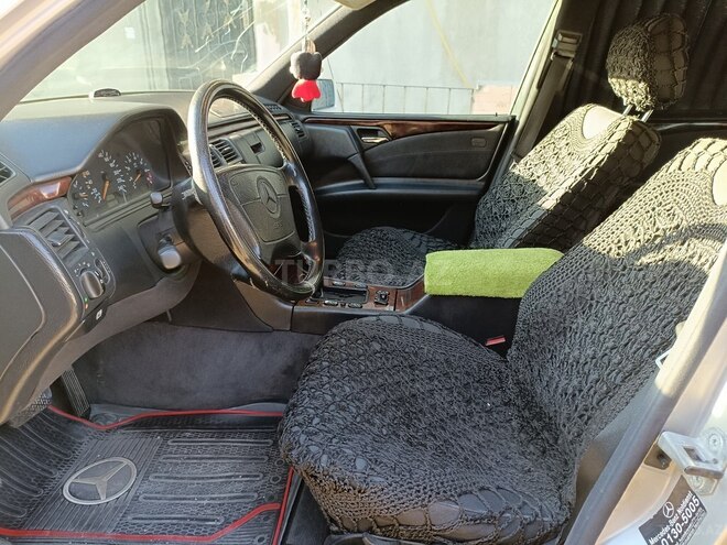 Mercedes E 230 1997, 395,000 km - 2.3 l - Bakı