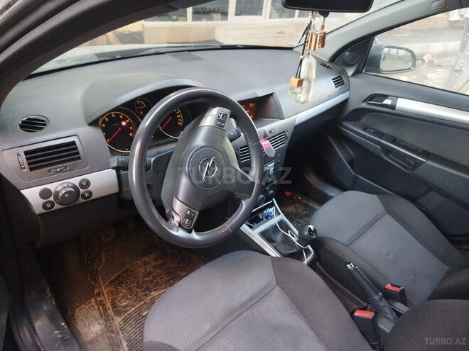 Opel Astra 2006, 175,000 km - 2.0 l - Bakı