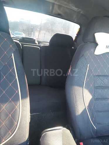 GAZ 3110 2005, 295,000 km - 2.4 l - Quba