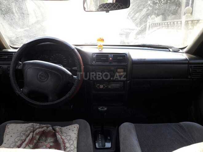 Opel Vectra 1995, 155,000 km - 2.0 l - Bakı