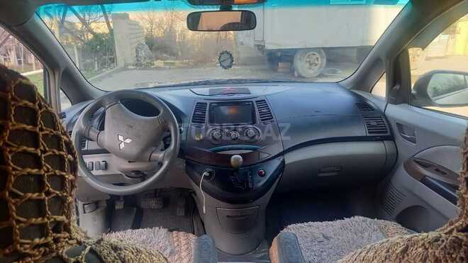 Mitsubishi Grandis 2003, 212,000 km - 2.4 l - Sumqayıt