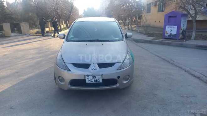 Mitsubishi Grandis 2003, 212,000 km - 2.4 l - Sumqayıt