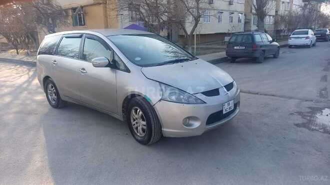 Mitsubishi Grandis 2003, 212,000 km - 2.4 l - Sumqayıt