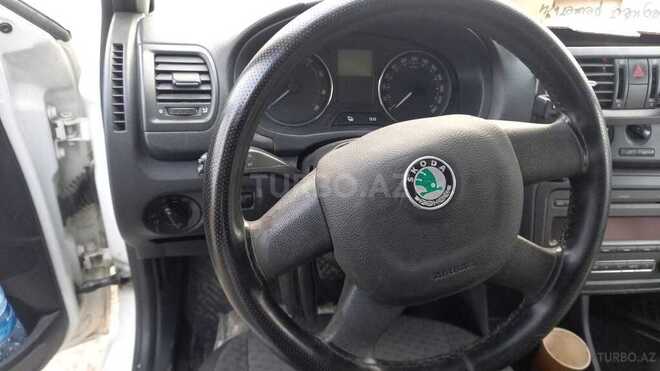 Skoda Fabia 2011, 234,000 km - 1.6 l - Bakı