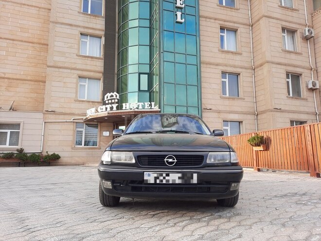 Opel Astra 1997, 340,000 km - 1.6 l - Bakı