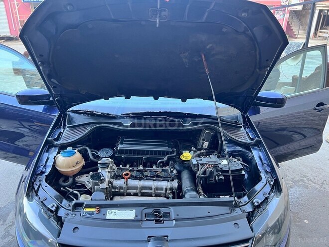 Volkswagen Polo 2012, 197,850 km - 1.6 l - Bakı