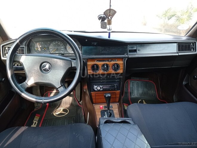 Mercedes 190 1992, 268,000 km - 2.0 l - Bərdə
