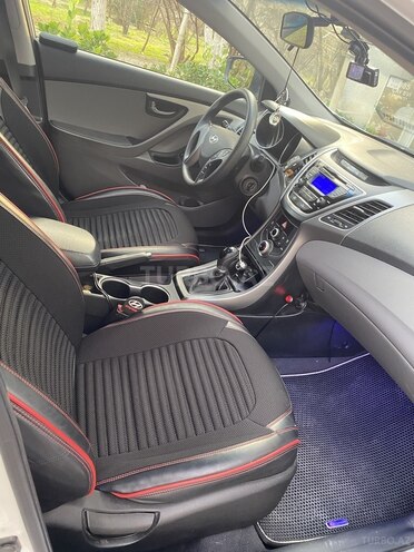 Hyundai Elantra 2015, 170,000 km - 1.8 l - Bakı