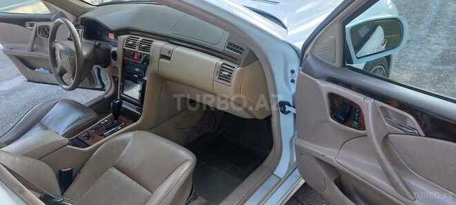 Mercedes E 240 2000, 381,000 km - 2.6 l - Bakı