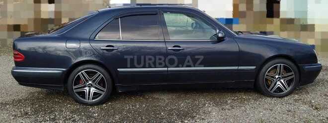 Mercedes E 220 2001, 400,000 km - 2.2 l - Füzuli