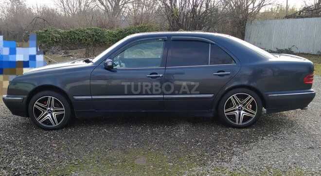 Mercedes E 220 2001, 400,000 km - 2.2 l - Füzuli