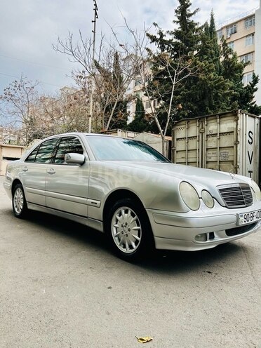 Mercedes E 240 2000, 304,000 km - 2.4 l - Bakı