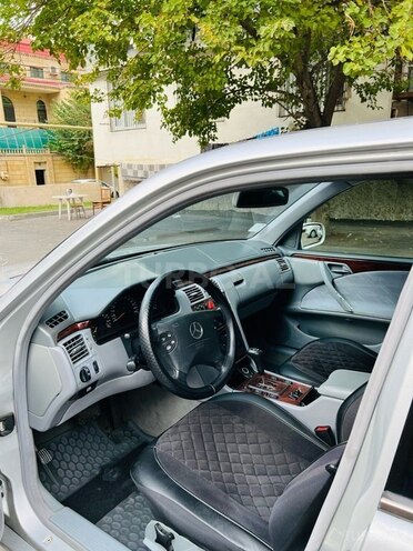 Mercedes E 240 2000, 304,000 km - 2.4 l - Bakı
