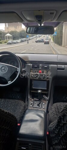 Mercedes E 230 1998, 326,000 km - 2.3 л - Bakı