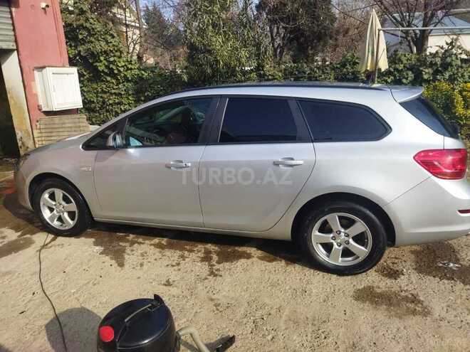 Opel Astra 2011, 200,000 km - 1.4 l - Ağstafa